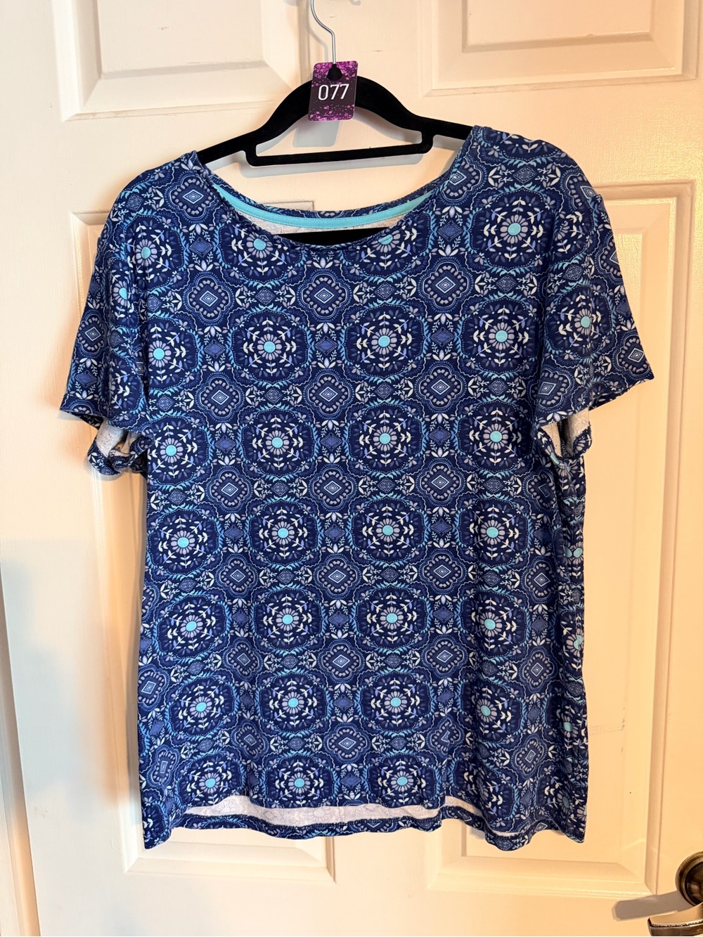 croft & barrow Blue Geometric Medallion Short Sleeve Top